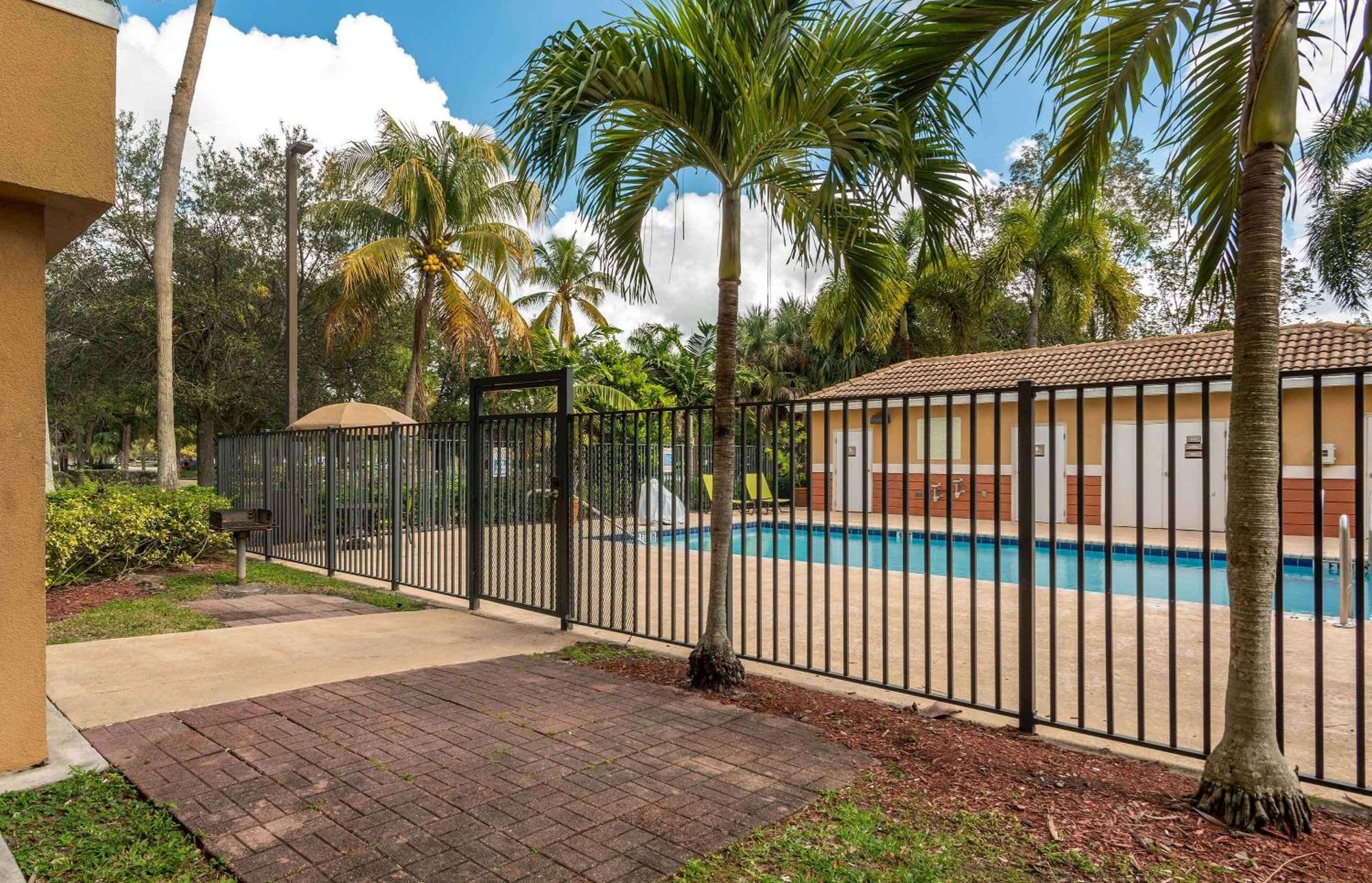 Extended Stay America Suites - Fort Lauderdale - Плантейшън Екстериор снимка