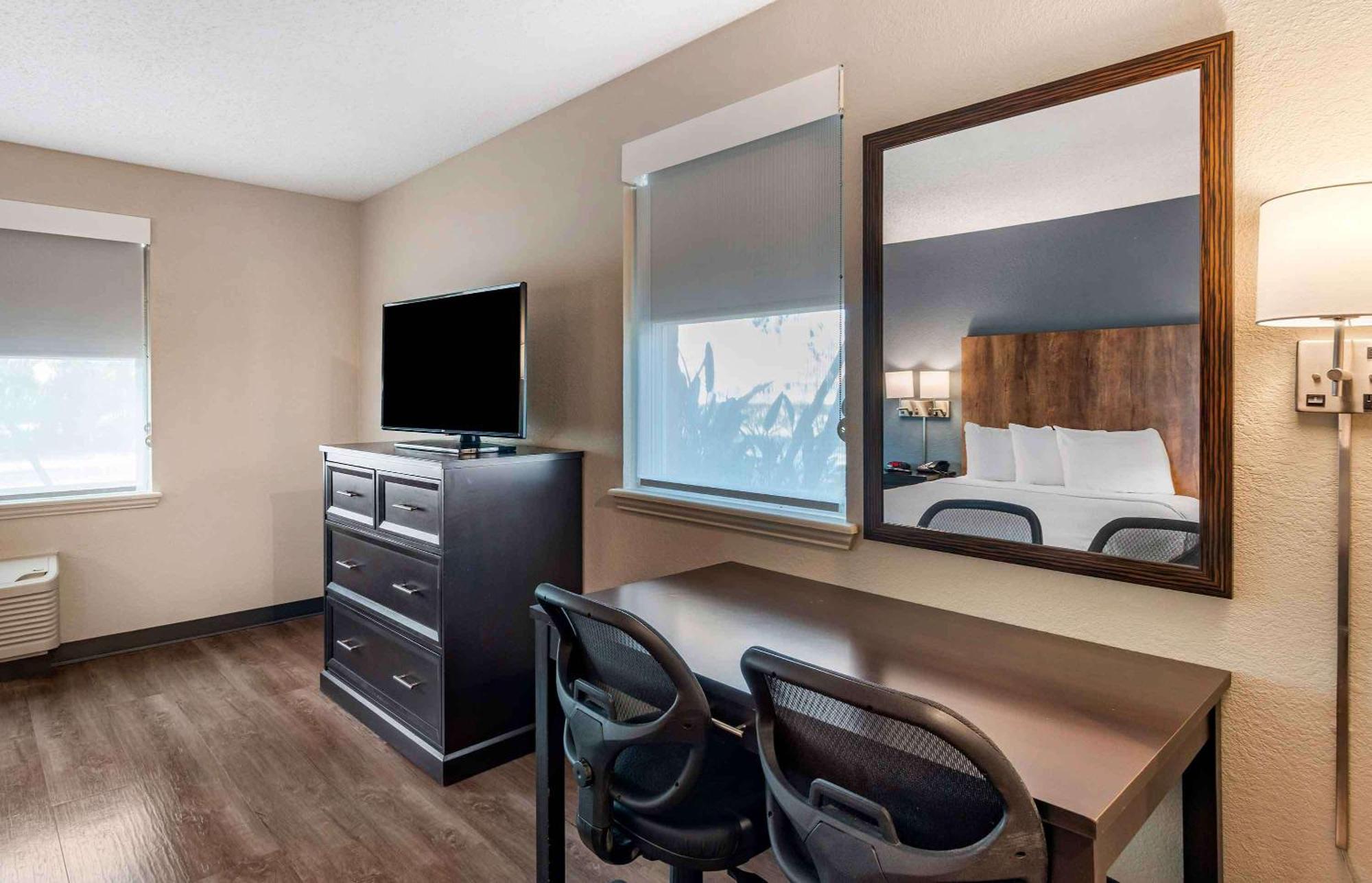 Extended Stay America Suites - Fort Lauderdale - Плантейшън Екстериор снимка